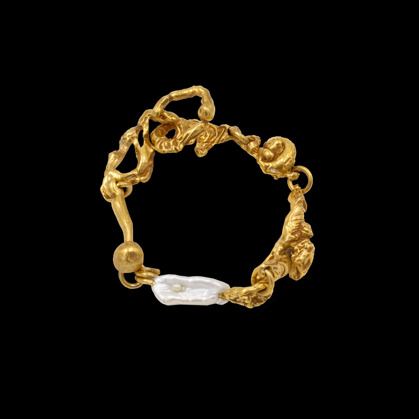 Bespoke Curdled Chain Bracelet Gold with Pearl