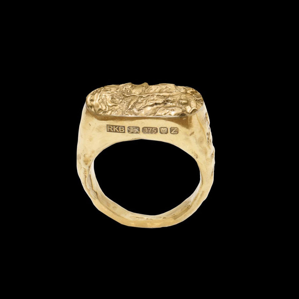 Cygnet Ring, The Syrens