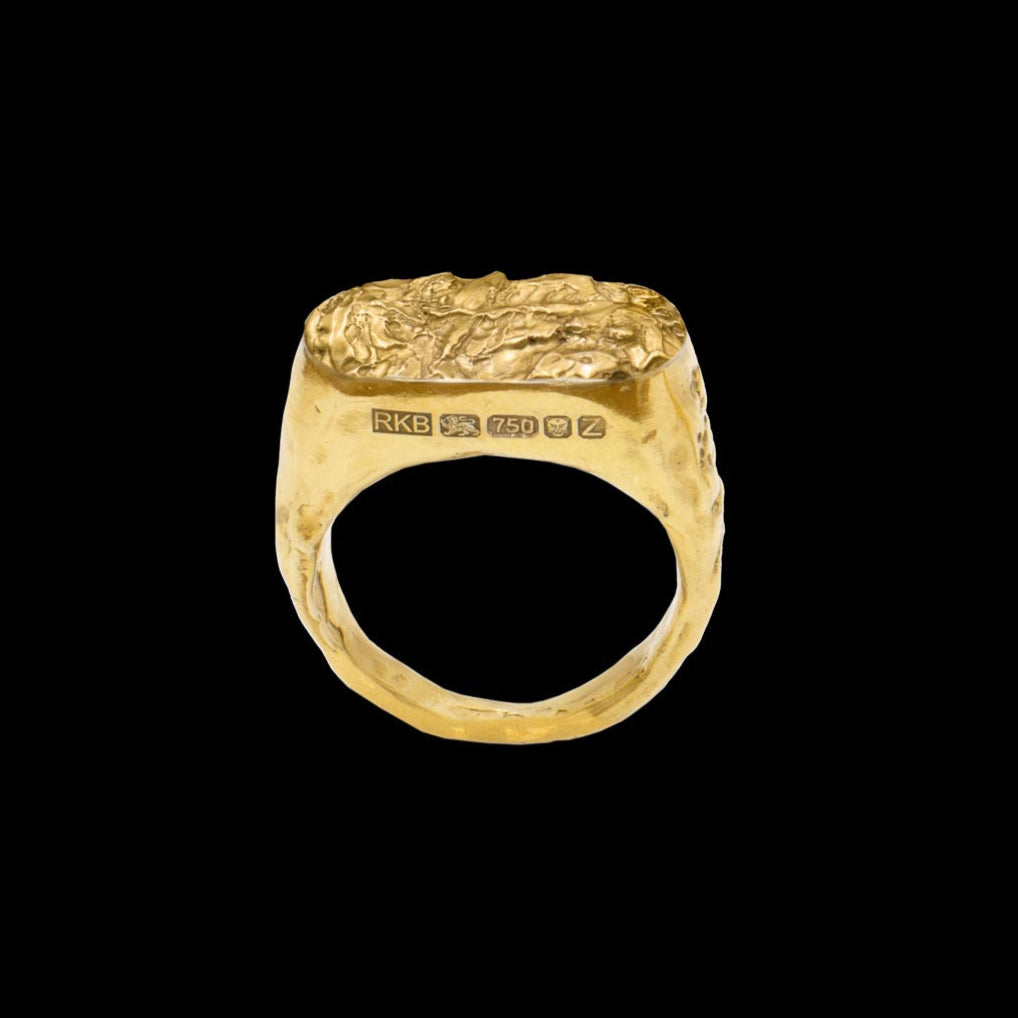 Cygnet Ring, The Syrens