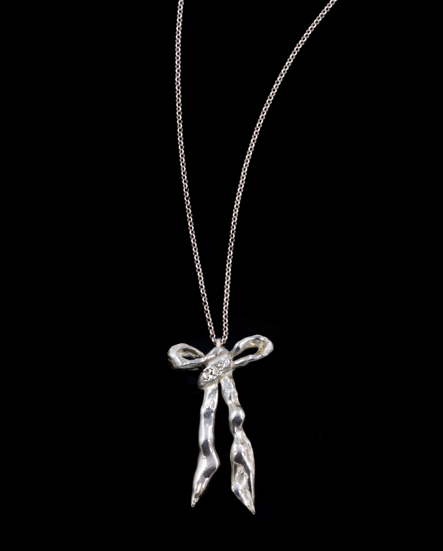 Ribbon’d Metal Pendant on Belcher Chain