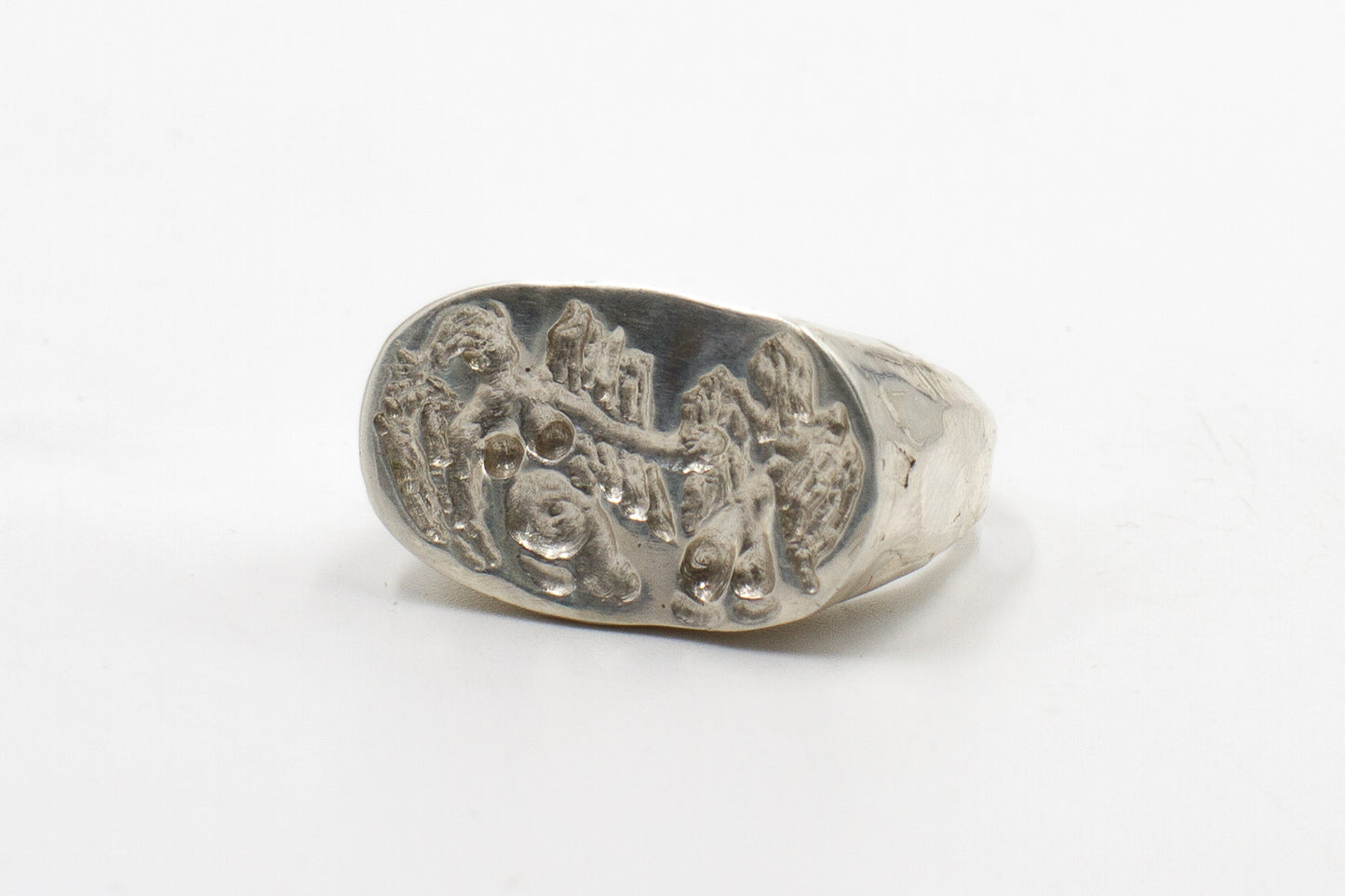 Cygnet Ring, The Syrens