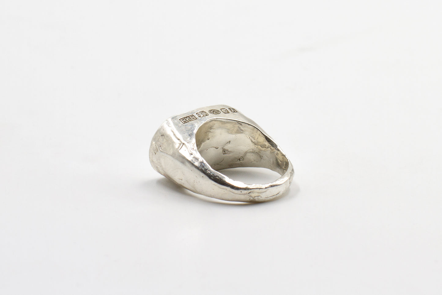 Cygnet Ring, The Syrens